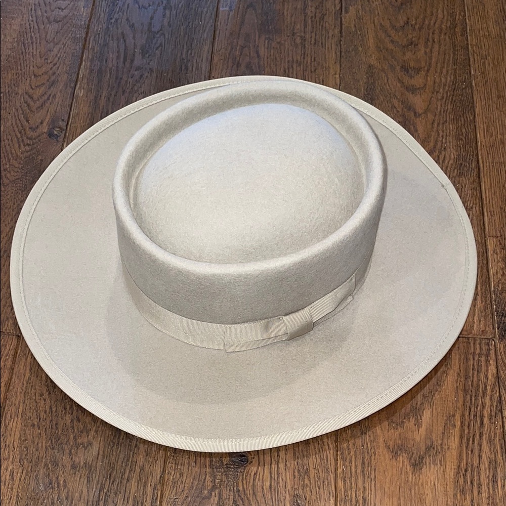 NWT Shop Zoco flat brim boater hat